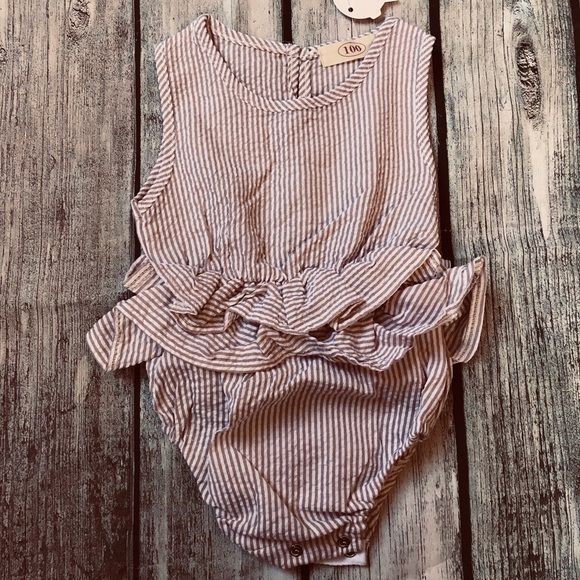 Brand New Seersucker Romper Size 12-18 Months - Picture 2 of 6